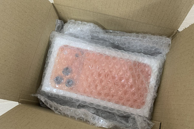 スマートフォンの梱包イメージ